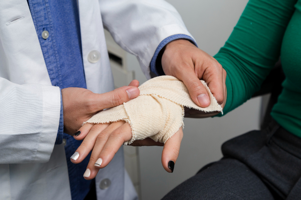 non - surgical treatment - hand fracture